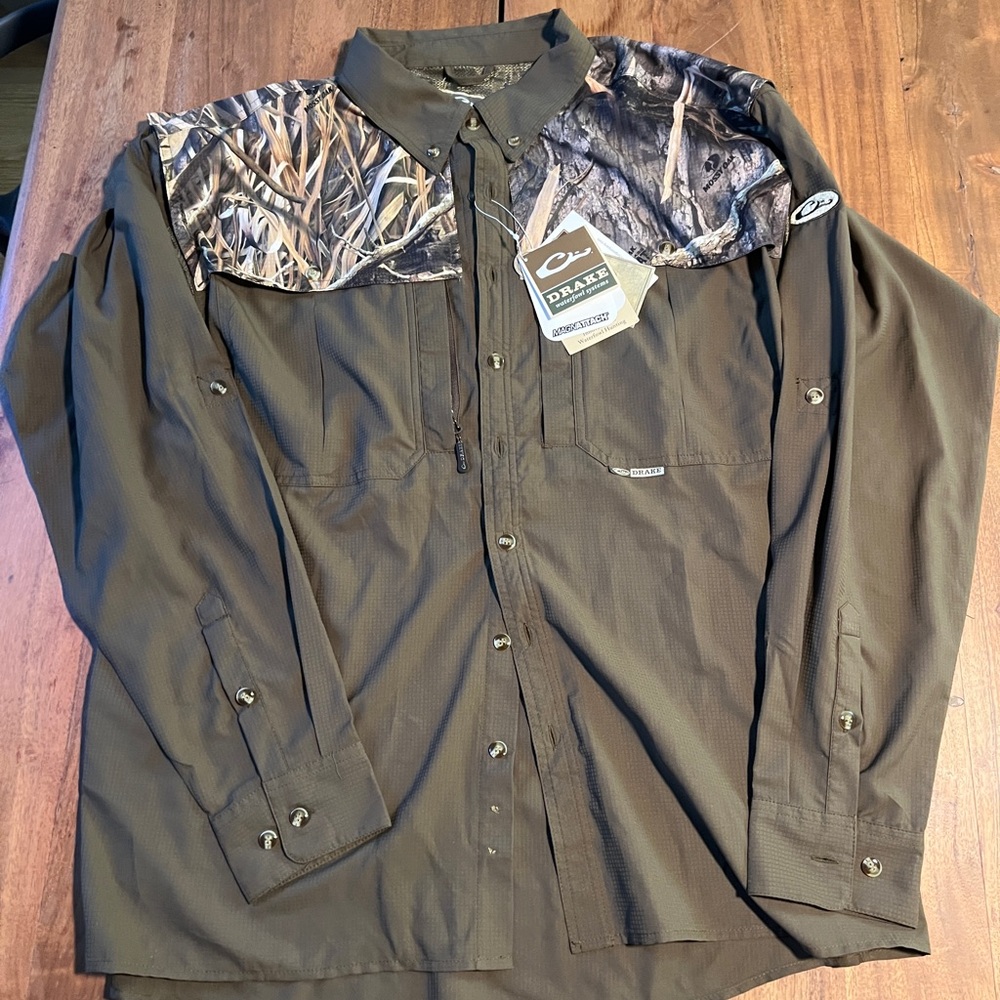 Drake Men's Camouflage Outdoor Button Down Flyweight Wingshooter’s Shirt